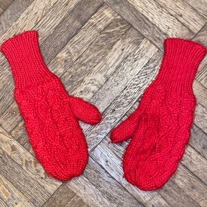 Red mittens